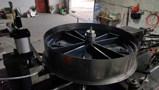 Otomatik Hidrolik Blower Aksyal fanlar için kabuğu Flange Yapma Makinesi